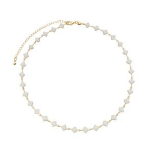 Colar Dourado com Trevos Brancos